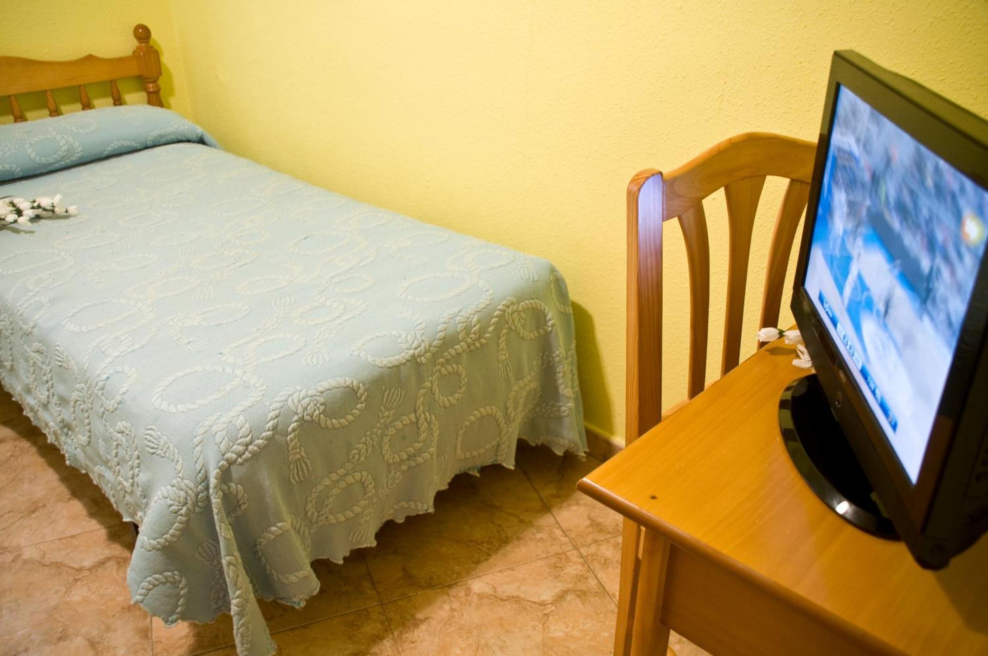 Pension Aries II Cuenca  Eksteriør bilde
