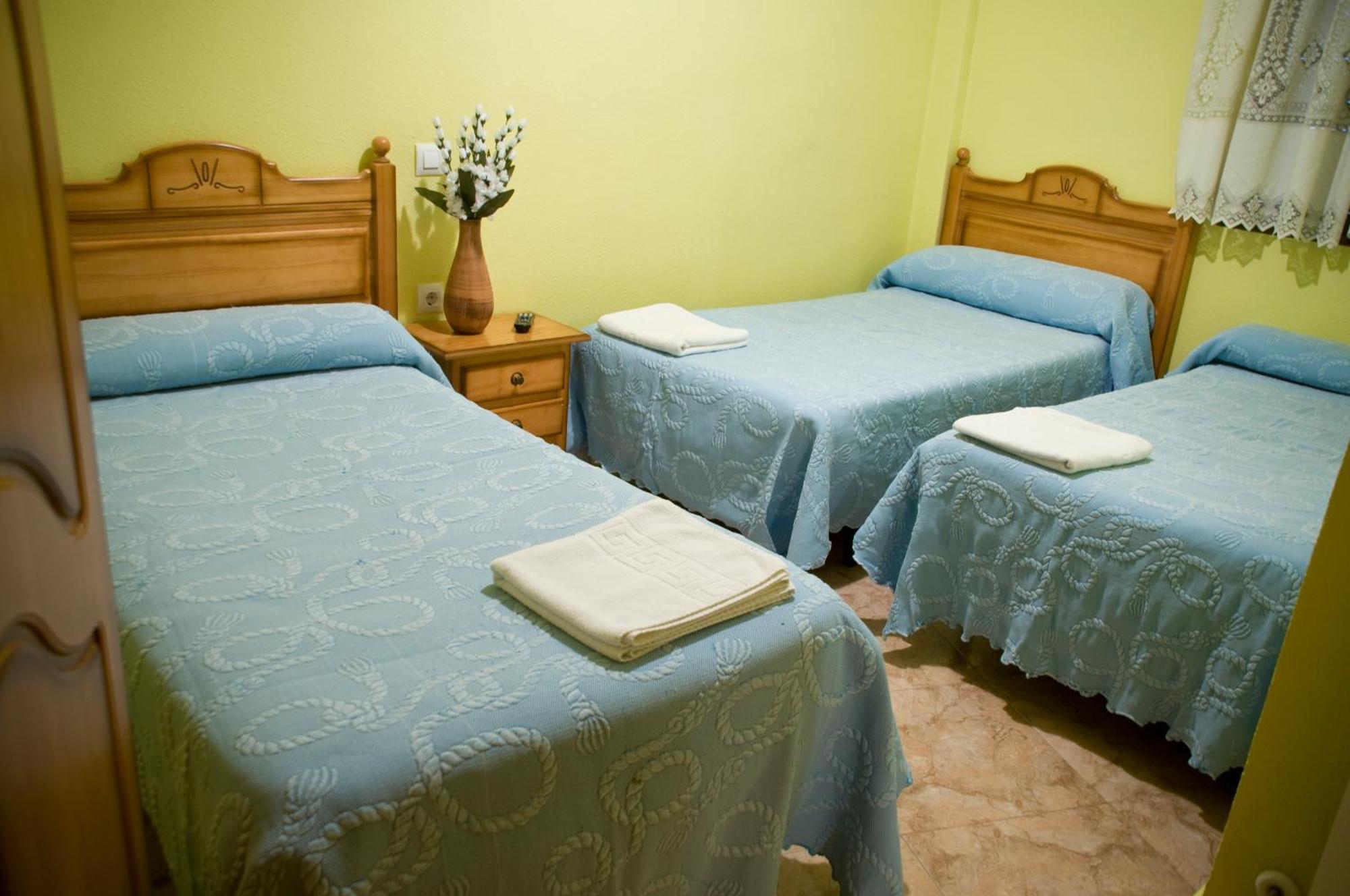 Pension Aries II Cuenca  Eksteriør bilde
